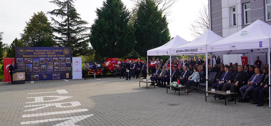 Bartın'da 96 Çiftçiye Basınçlı Su Tankeri Dağıtıldı